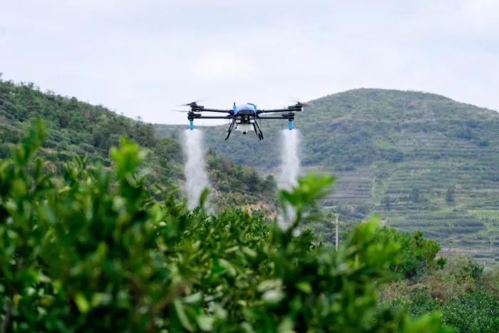 深耕”农业场景，极目发布全新智能植保无人机EA-30XP